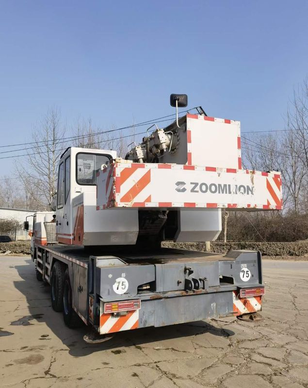 Used Zoomlion 80 Ton Crane Truck x3000 Max. Lifting Height 42.3M Working Hours 2001-4000