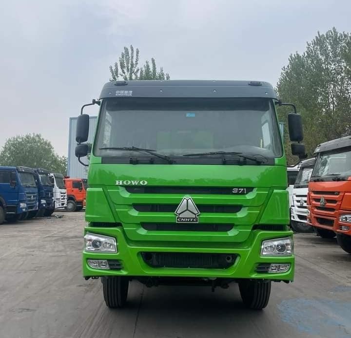 371 Hp/336hp/420hp Used Howo Dump Truck 8x4 Tipper Truck with Manual Transmission