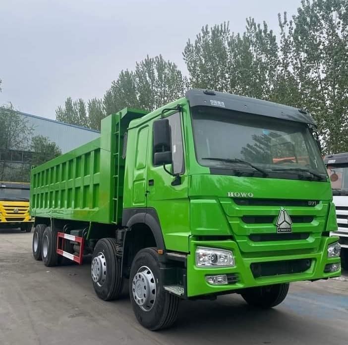371 Hp/336hp/420hp Used Howo Dump Truck 8x4 Tipper Truck with Manual Transmission