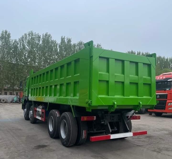 371 Hp/336hp/420hp Used Howo Dump Truck 8x4 Tipper Truck with Manual Transmission