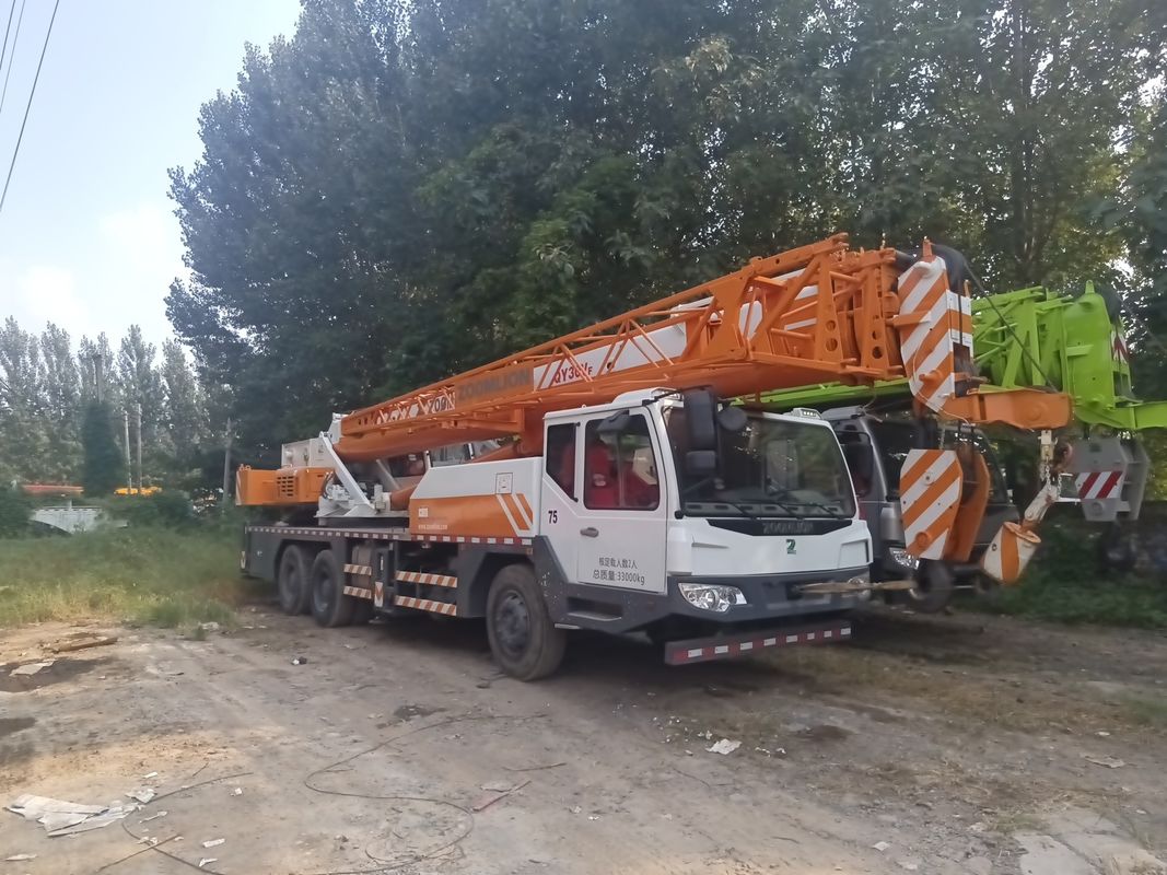 Custom Used Truck Crane with Minimum Turning Radius of 10.5m Zoomlion Crane 30 Ton 35 Ton