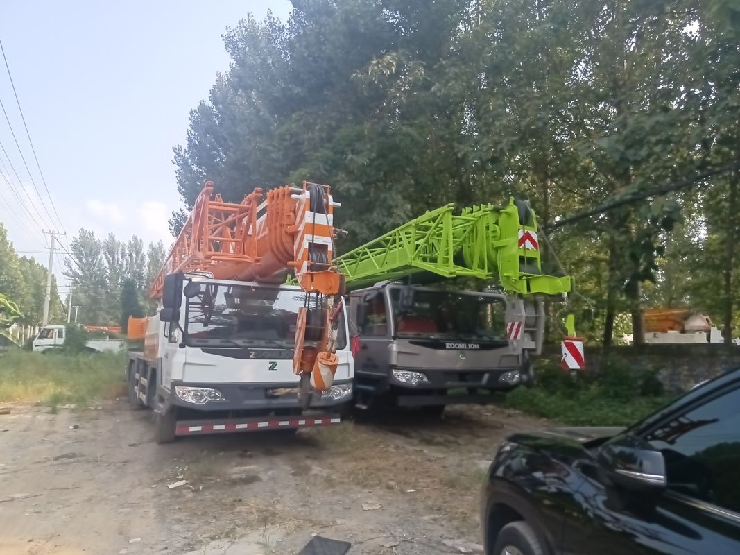 Custom Used Truck Crane with Minimum Turning Radius of 10.5m Zoomlion Crane 30 Ton 35 Ton
