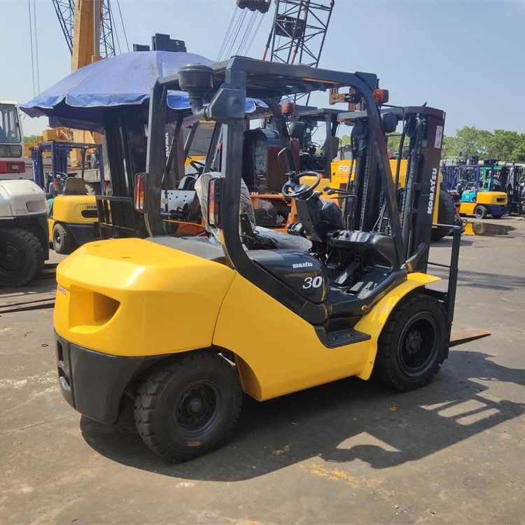 3000 kg Lifting Tools Good Condition Komatsu Forklift for Your Business Operations