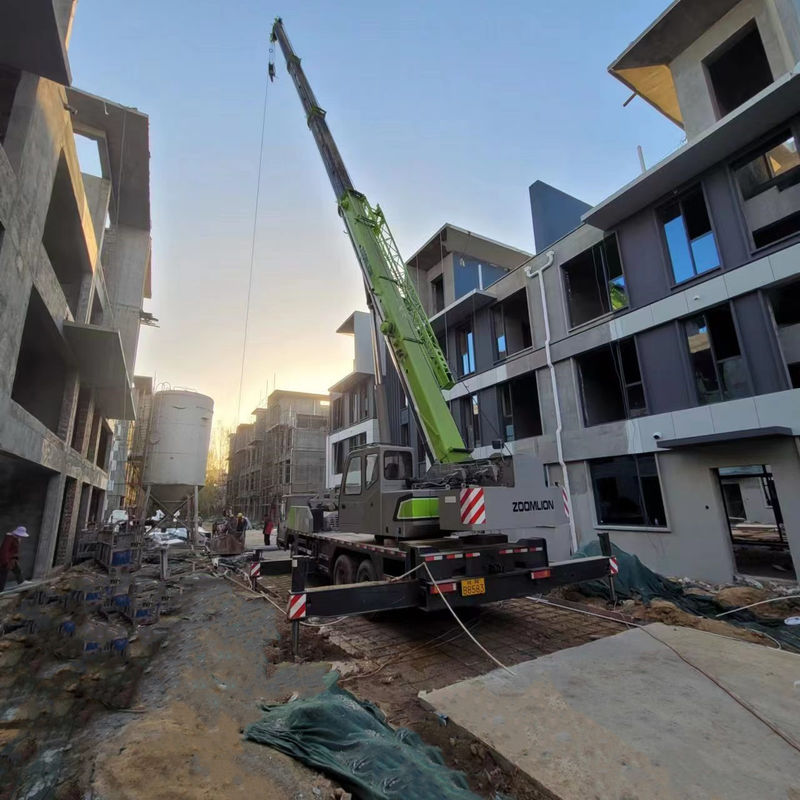 Speed Operation and Maximum Operating Speed 80km/h Sale Zoomlion Crane 25 Ton Truck Crane