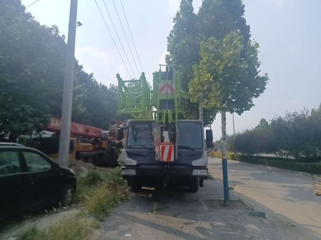 Construction Lifting 50 Ton Used Crane Trucks with Max. Lifting Height of 25M by Zoomlion