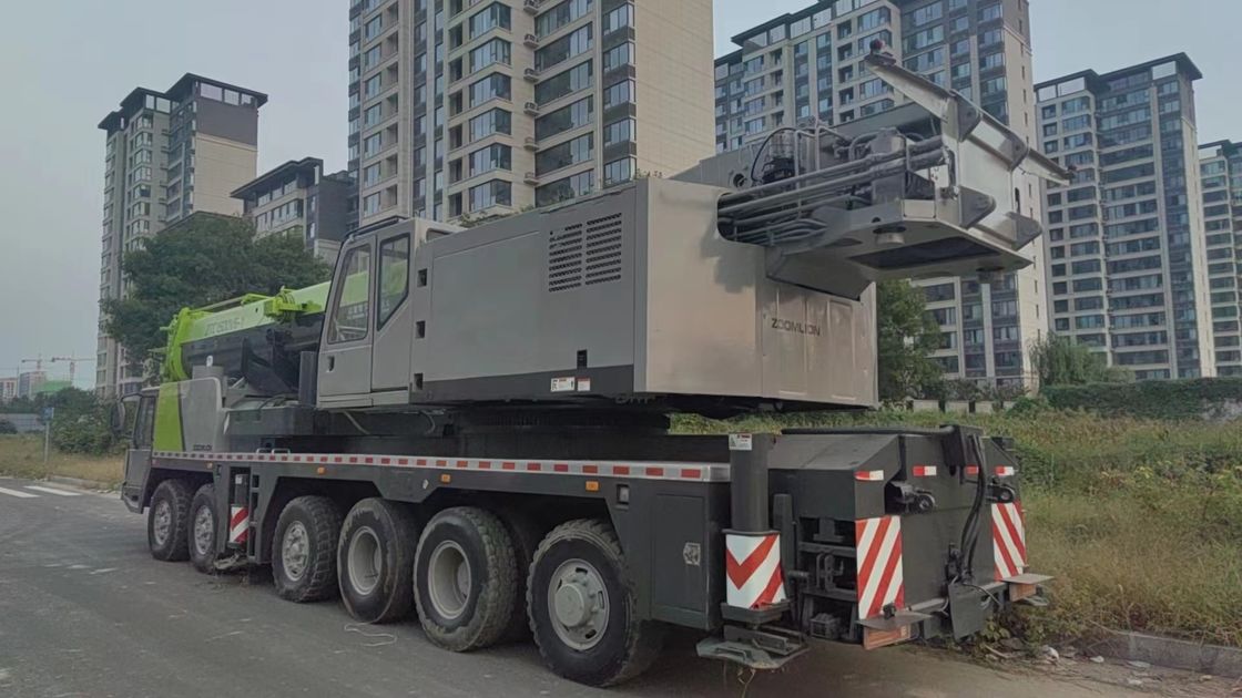 150T Telescopic Crane Lift Zoomlion Crane Truck with Max. Lifting Capacity of 39.5 M