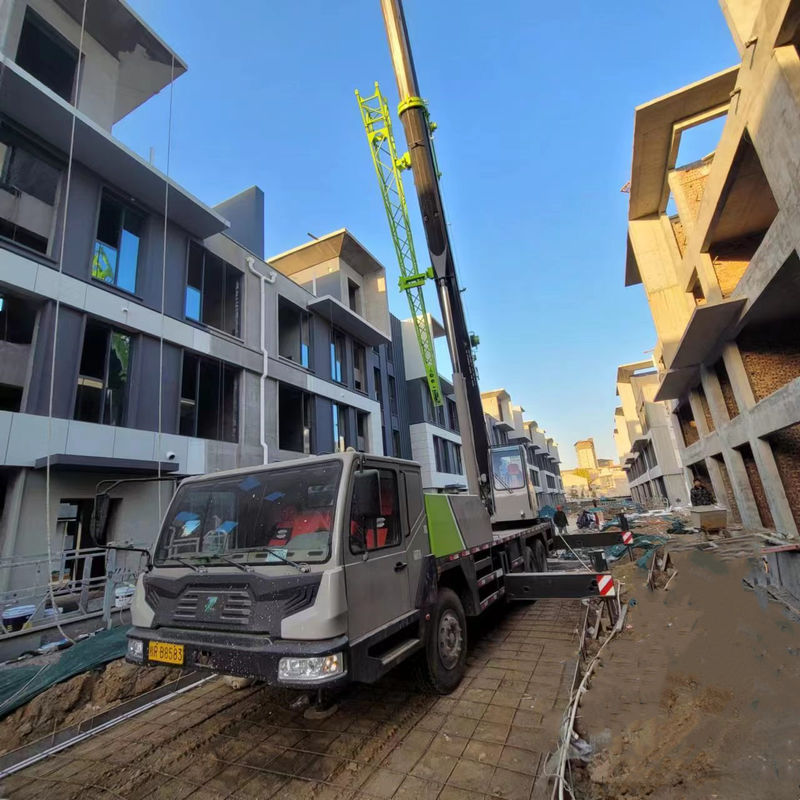 25 Ton Truck Crane with Telescopic Boom and Max. Lifting Load of 25TON ZTC250A562