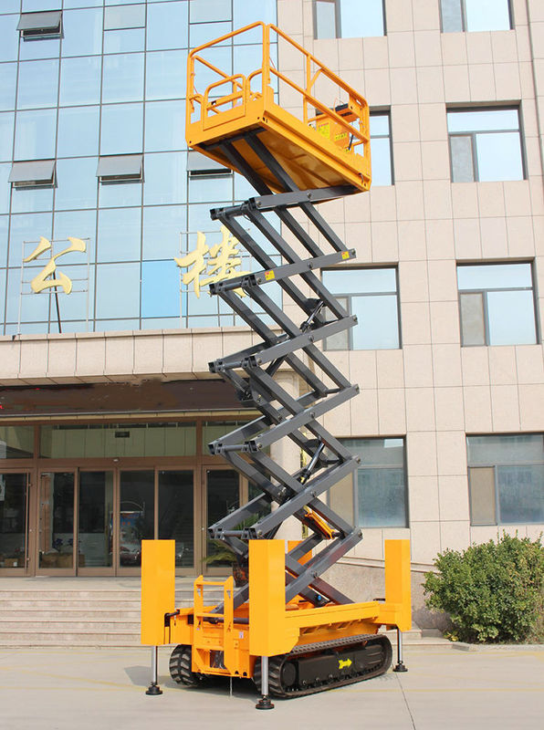 1360 mm Wheelbase Hydraulic Self-Propelled Scissor Lift for Lifting Tools in Ground