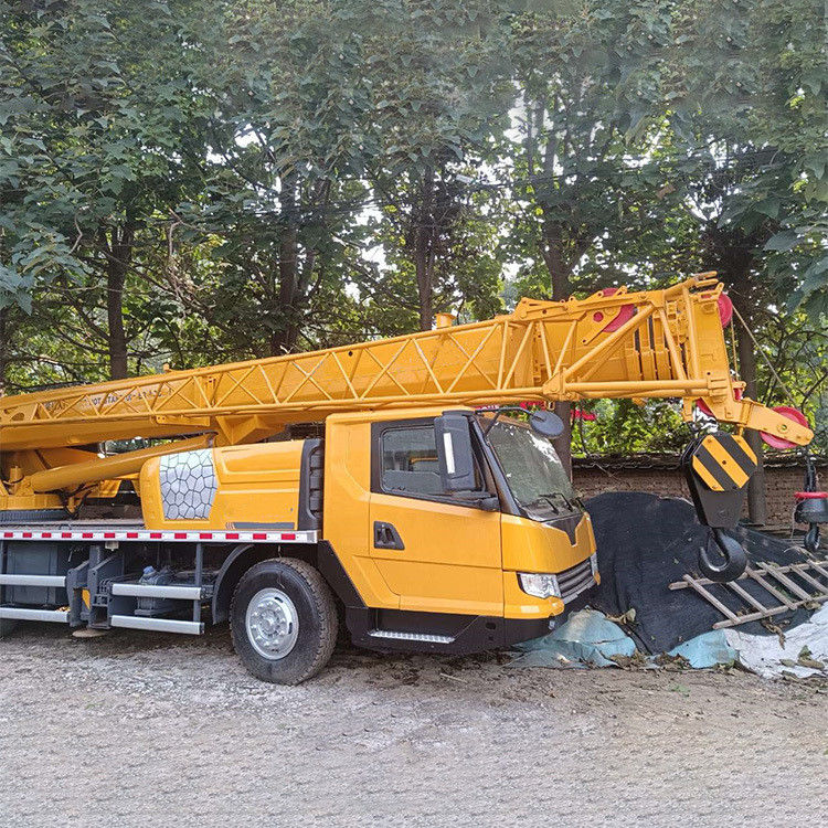 25 Ton QY25 Telescopic Mobile Crane Max Height 39.21m Hydraulic Folding Truck Crane