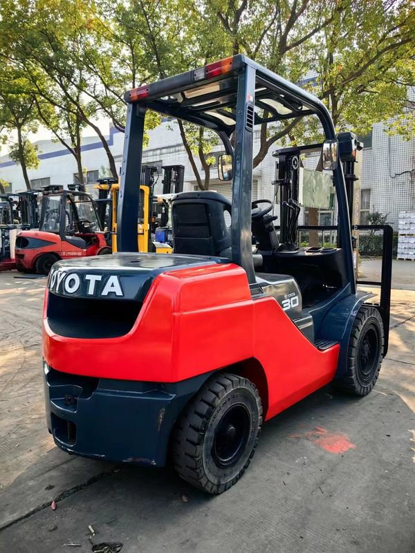 Powerful and Affordable 8F30 3 Ton Toyota Diesel Forklift for Construction Works
