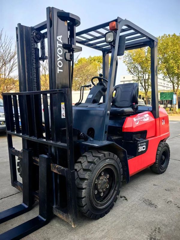 3 Ton Diesel Forklift Used Toyota Forklift with Good Prices and in 8F30 Power Type