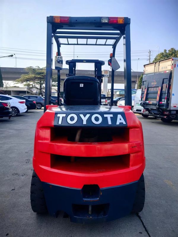 3 Ton Diesel Forklift Used Toyota Forklift with Good Prices and in 8F30 Power Type