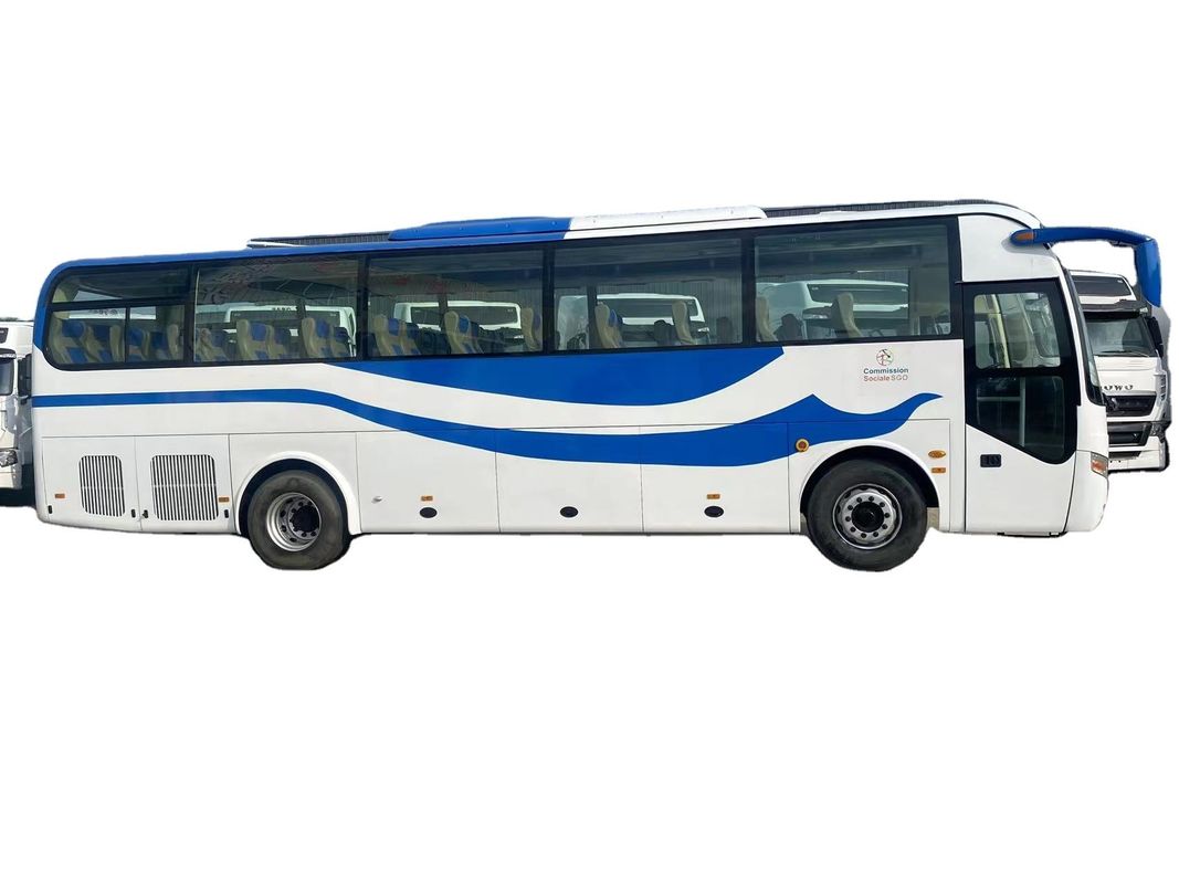 30/45/57 Seats Tourist Coach Passenger Bus with 8400ml Displacement 10990*2500*3670mm
