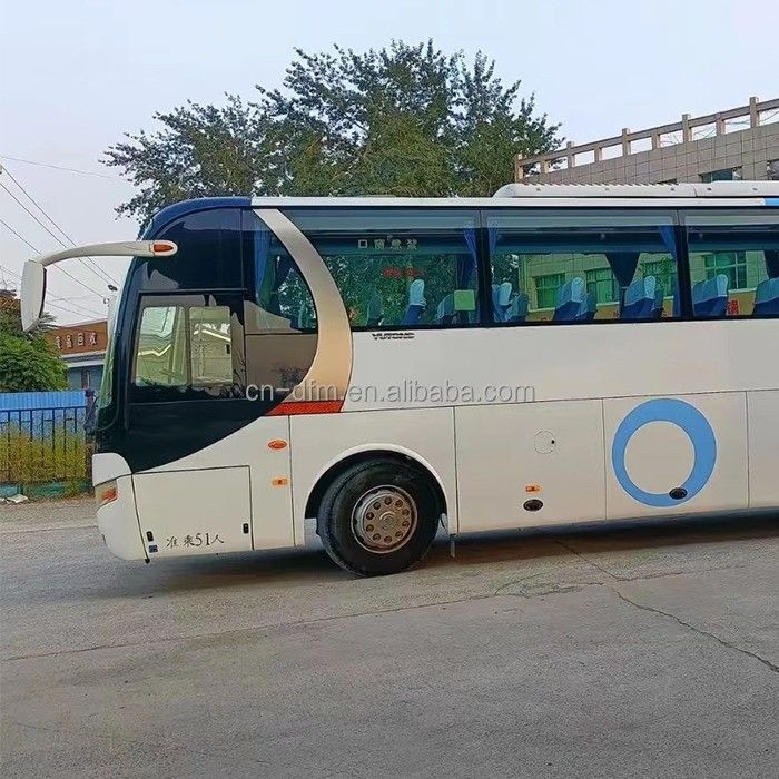 1100N.m Engine Torque 60 Seats Tourist Bus RHD LHD Coach Bus Euro 3 Emission Standard
