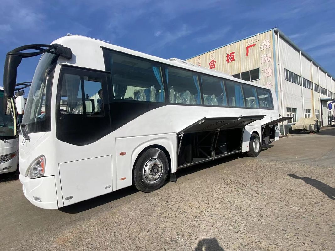 48 1 Seats Left Hand Drive Passenger Bus Euro 3 Emission Standard and Manual Transmission