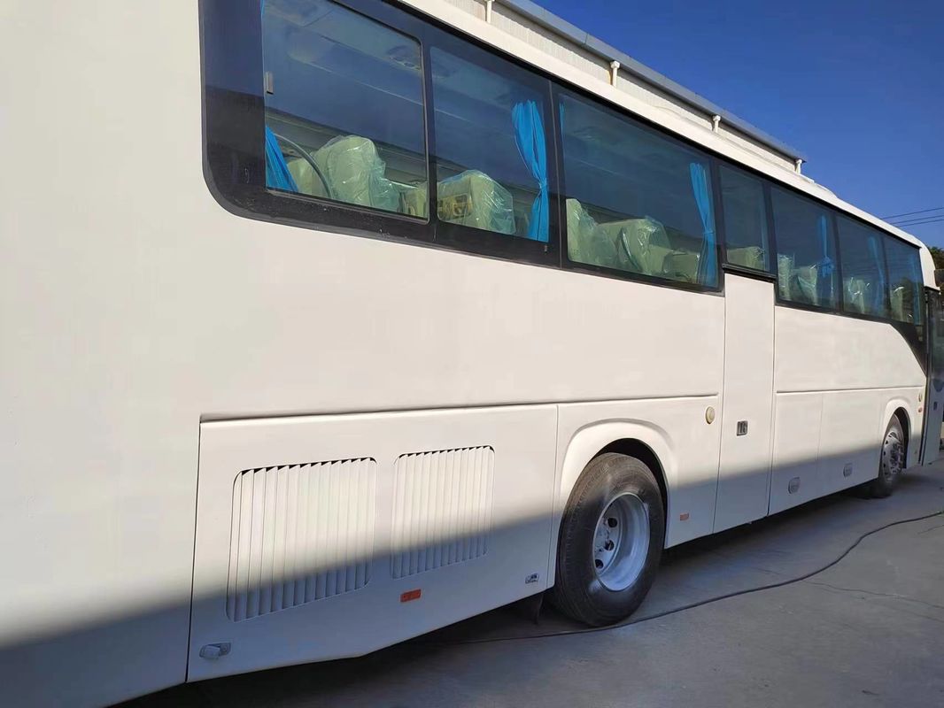 48 1 Seats Left Hand Drive Passenger Bus Euro 3 Emission Standard and Manual Transmission