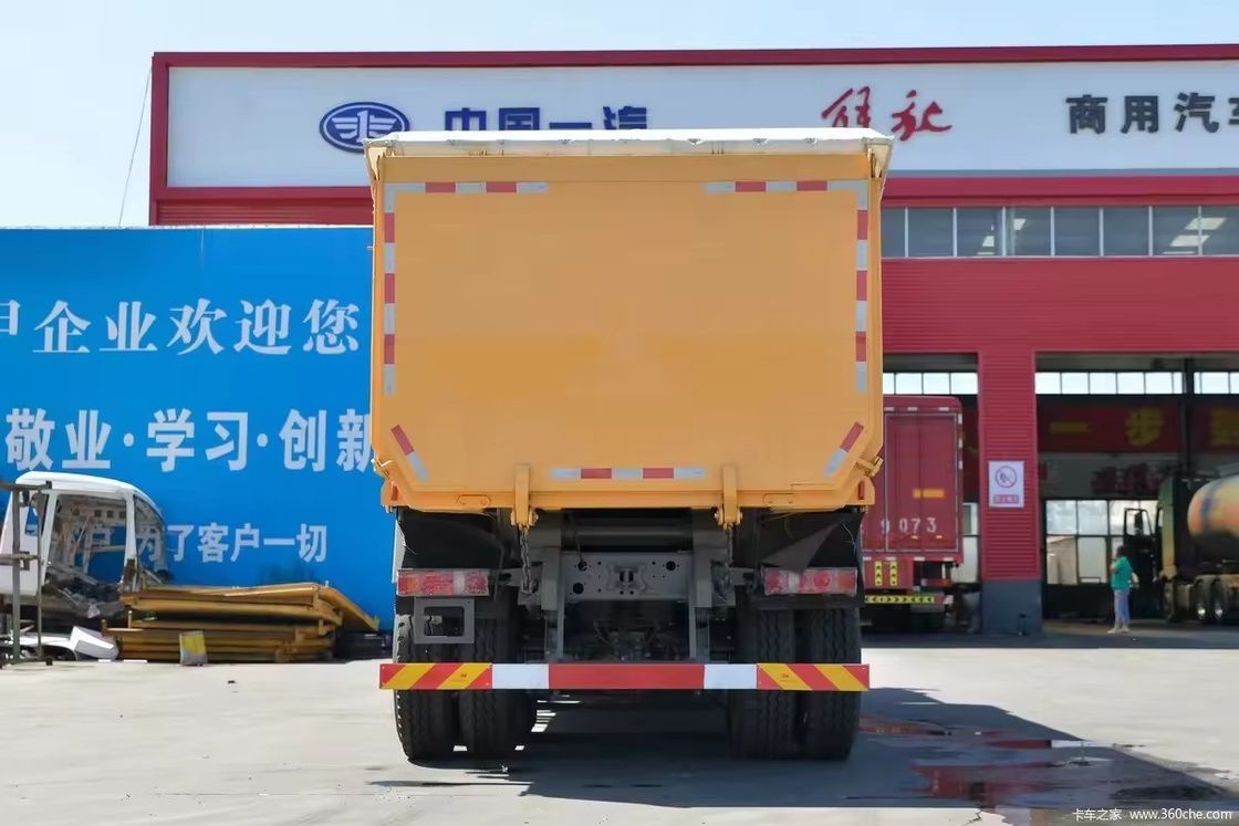 SINOTRUCK 400HP 8*4 Heavy-duty Dump Truck with 2 Passengers and 360° Rear Camera