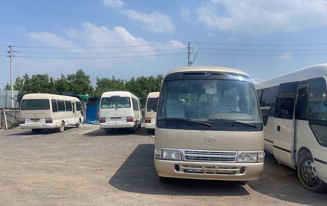 18 Seats Diesel Engine Mini Bus with Manual Front Window and No Sunroof from FOTON