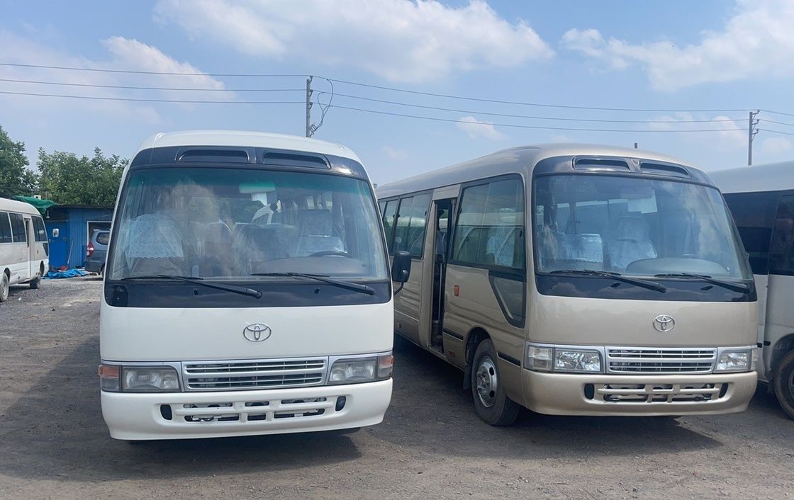 18 Seats Diesel Engine Mini Bus with Manual Front Window and No Sunroof from FOTON