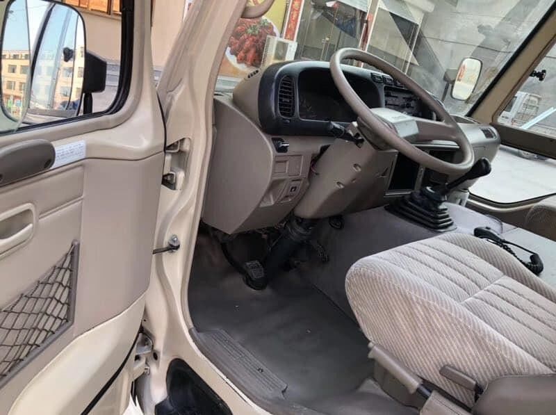 G.V.W Kg 5900 Well Conditioned Toyota Coaster 30 Seaters Bus for Passenger Transport