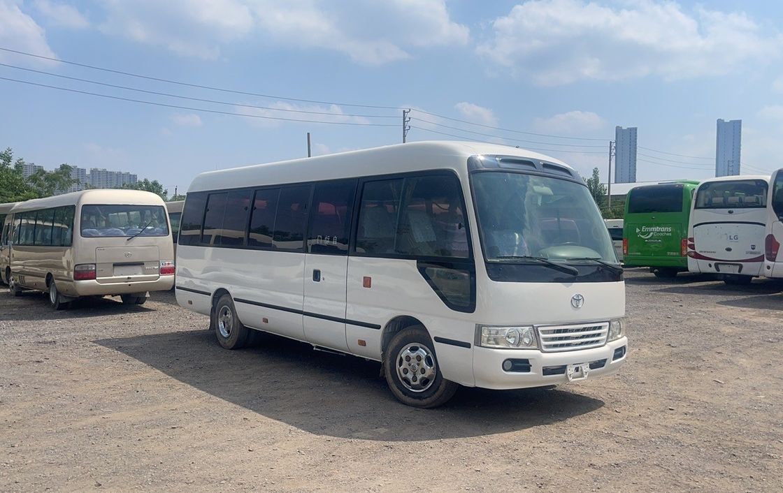 3935mm Wheel Base Toyota Coaster Bus with 19-29 Seats Closing Windows Sliding Doors