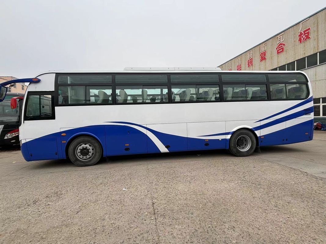 50 Seater Passenger Coach Bus with Customized Color Design and Euro 3 Emission Standard