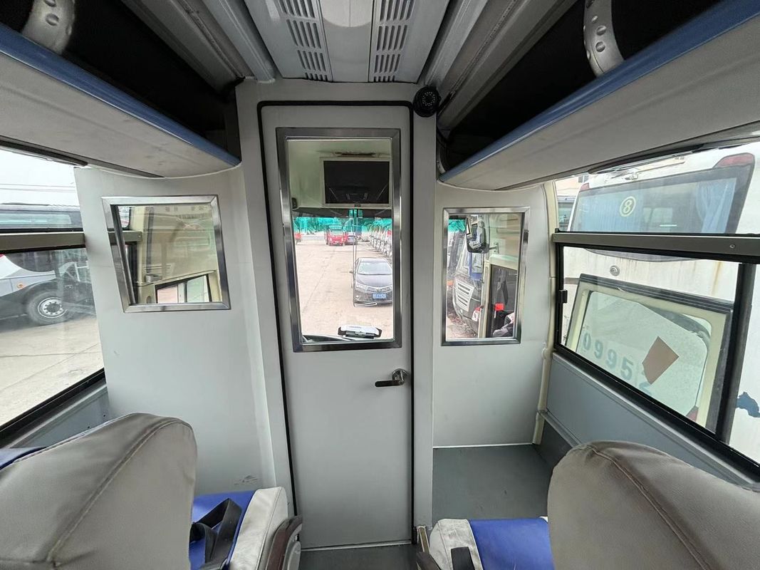 50 Seater Passenger Coach Bus with Customized Color Design and Euro 3 Emission Standard