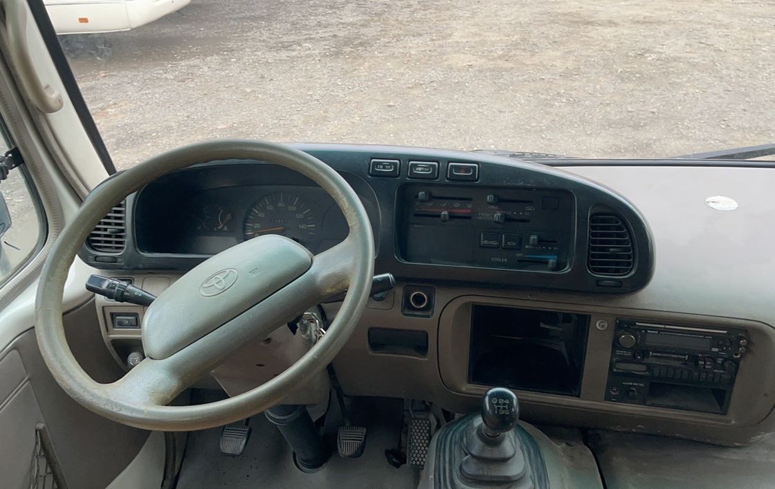 7.00R16 Tire Good Condition Diesel Used Toyo ta Coaster Bus Customer's Requirement