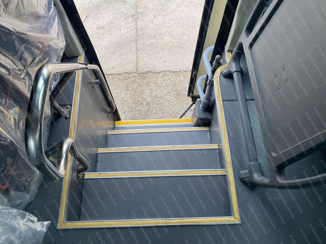 Used Coach Bus 50 Seats with Well Condition and 6300mm Wheelbase in LHD Luxury Design
