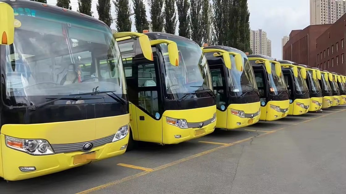 Euro 3 Emission Standard YUOTONG Bus with 3 2 Seat Layout and 60 Seater Luxury Coaches