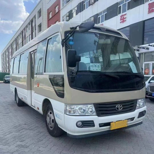 Manual Transmission Type 30 Seater Toyota Coaster Bus with 7005*2040*2785mm Size