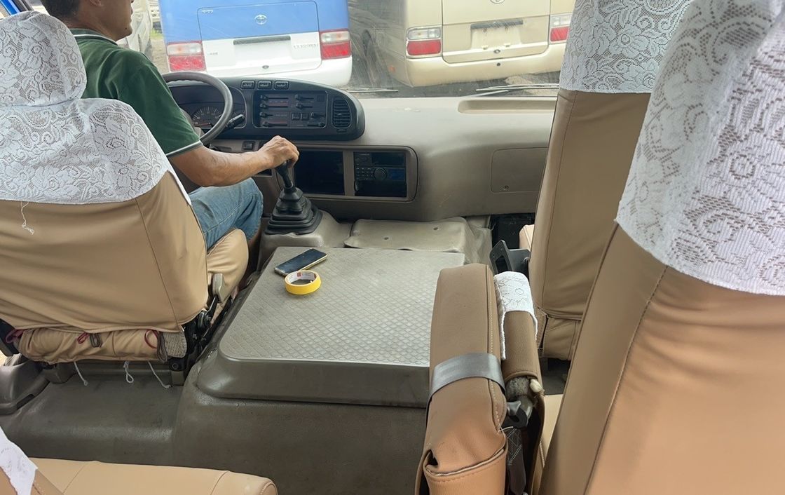 30-Seater Diesel Toyo Ta Coaster Mini Bus with Luxury Design and Fuel Efficiency