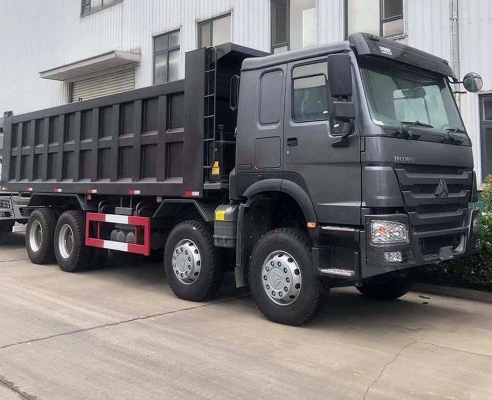 8x4 400hp 12 Wheels 50 60 Tons Tipper Dump Trucks With 400-500L Fuel Tank Capacity