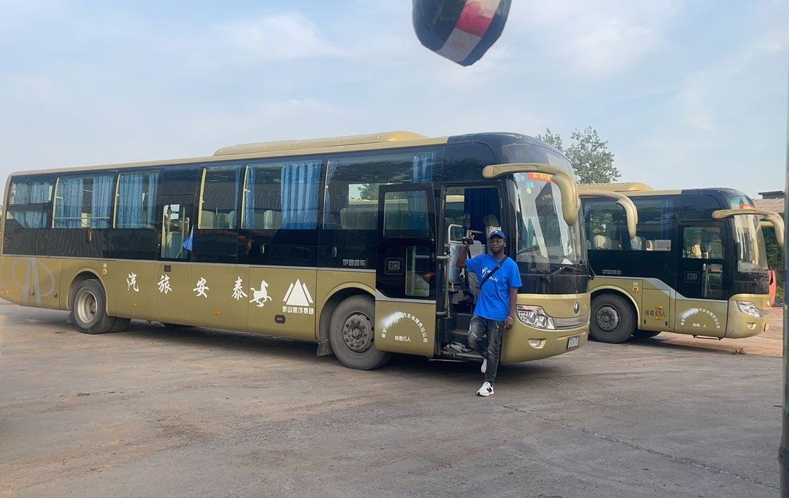 Stock of 65 Seats LHD Tour Bus with Euro 3 Emission Standard and Leaf Spring Suspension