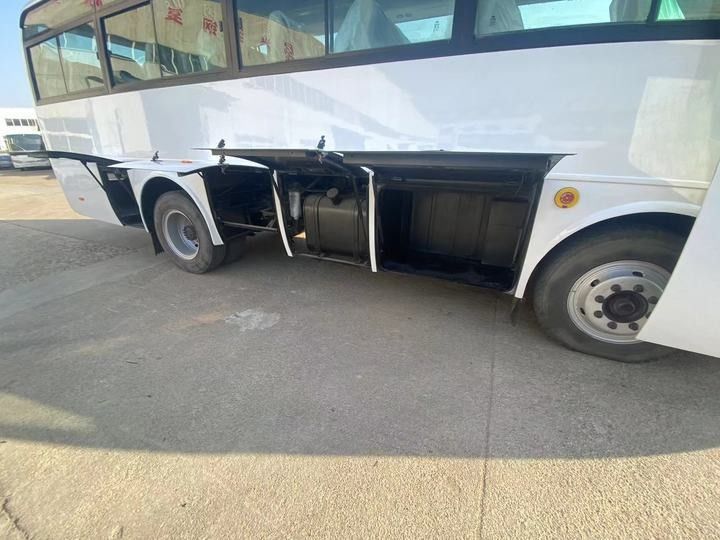 35 Seater Used Luxury Tour Coach Bus in Euro 2 Emission Standard Customer's Requirement
