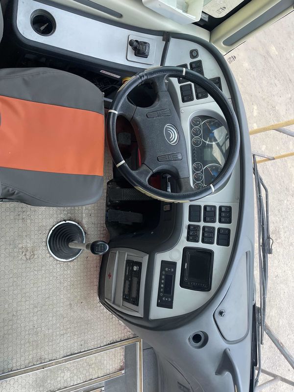 Second Hand Coach Affordable Yu Tong Bus with Good AC and Sliding Window to Africa