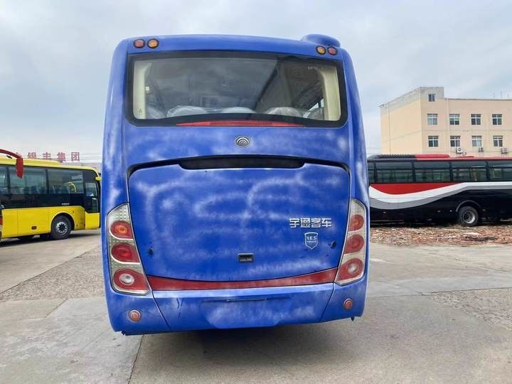 35 Seaters Used Coach Bus Left Drive Diesel Engine Yuchai Engine 8995*2490*3490mm