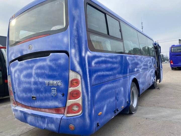 35 Seaters Used Coach Bus Left Drive Diesel Engine Yuchai Engine 8995*2490*3490mm