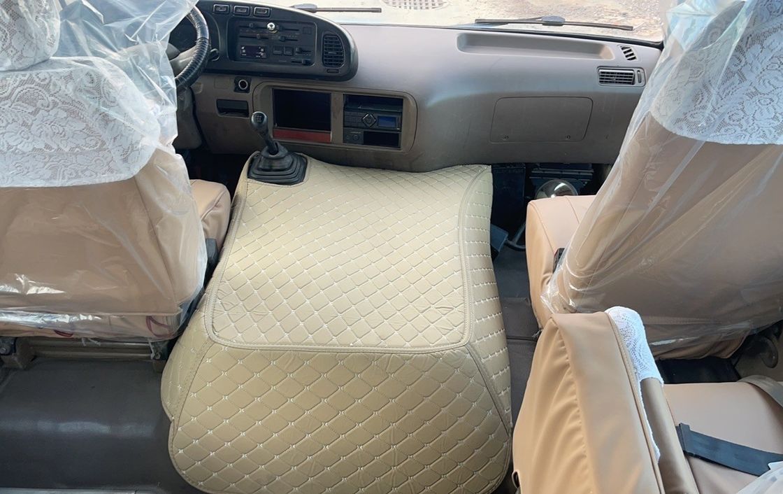 30 Seater Manual Transmission Toyota Coaster Bus with 4L Engine Capacity and Deisel Fuel