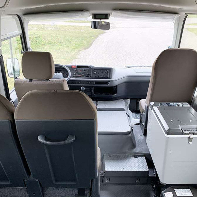 30 Seats Used Coach Bus with Diesel Engine and 2.7m3 Luggage Compartment Volume
