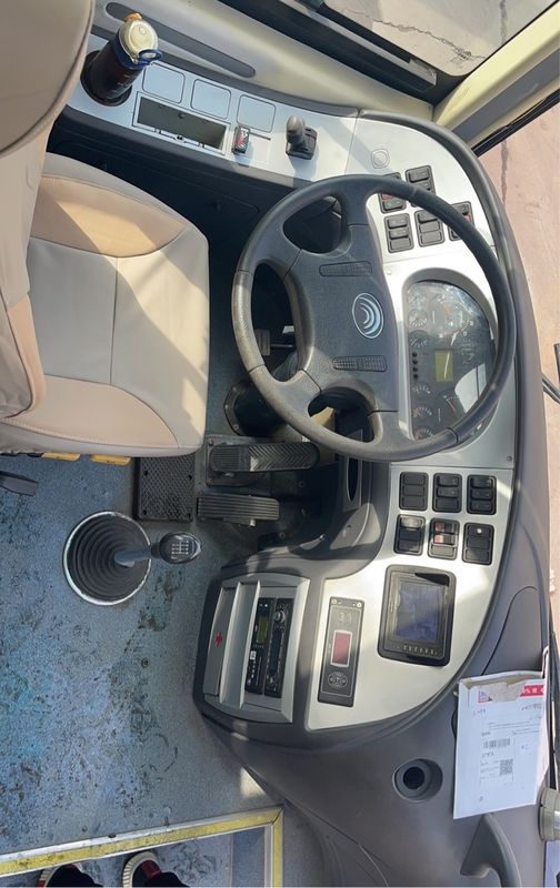 Second Hand Buses for Commuting 51 Seats Used Coach Bus Fine Left Hand Drive Sale