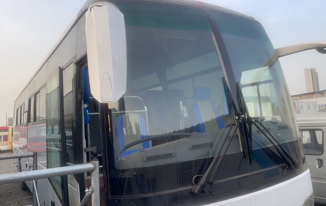 65-67 Seats LHD Used Bus Coach with Manual Transmission and Euro 4 Emission Standard