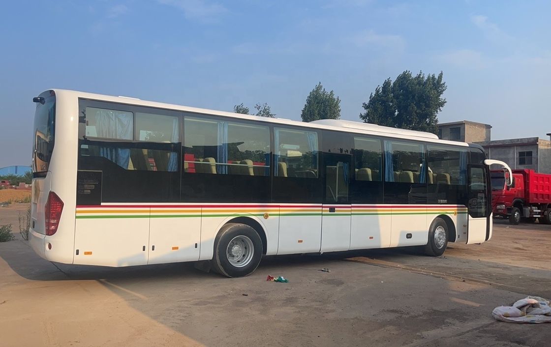 Youtong Used Bus 60 Seats Coach Bus with Diesel Engine and 11R22.5 Tires in Good Condition
