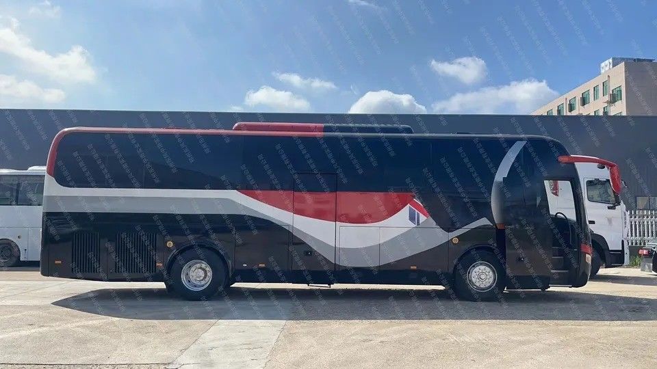 55 Seats Used Bus Luxury Coach Bus Tour Bus in Africa Market Emission Standard Euro 3