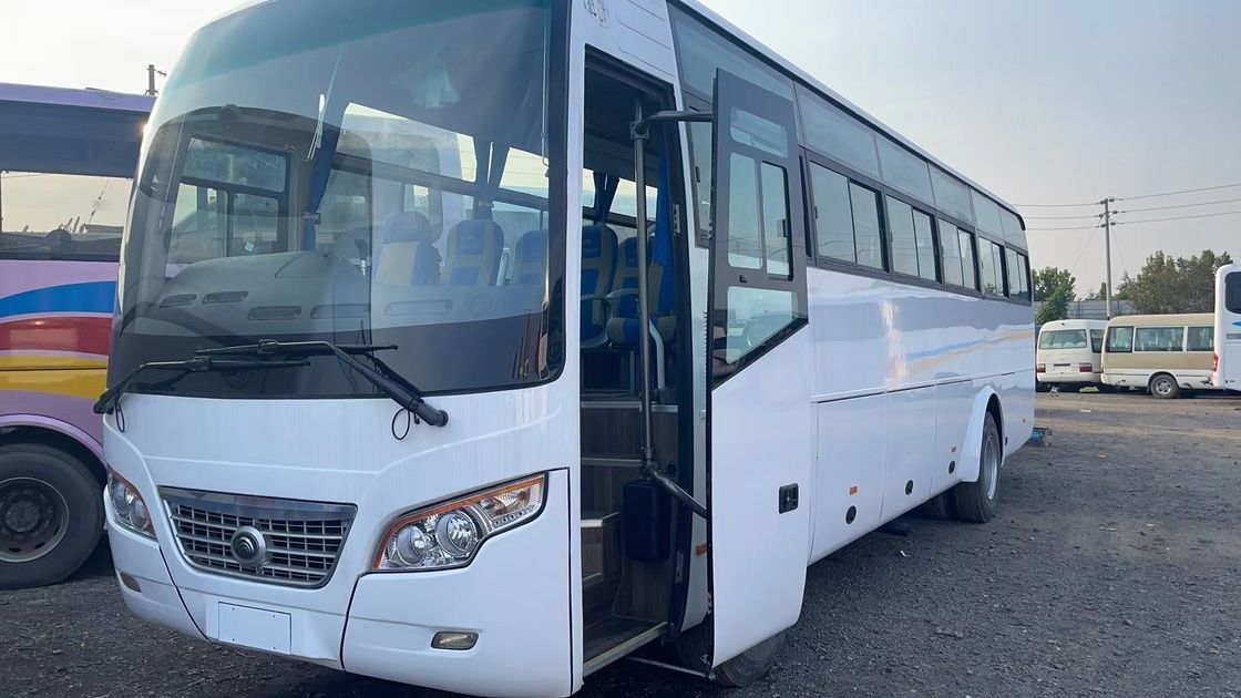 Euro 3 Emission Standard Chinese Coach Bus with 45 1 Seat Capacity and Performance
