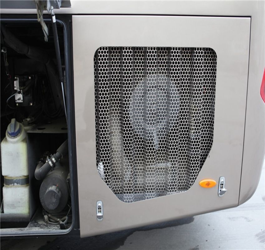 Affordable 45-50 Seater LHD Used Coach Buses with S6-100 Gearbox and 10490mm Length