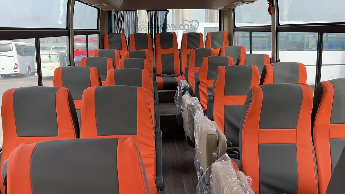 Used Youtong City Passenger Bus with 3300mm Wheel Base and 90L Fuel Tank Capacity