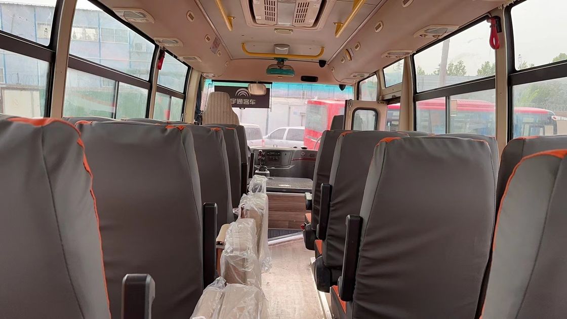 Used Youtong City Passenger Bus with 3300mm Wheel Base and 90L Fuel Tank Capacity