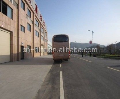 Rear Engine Cummins Engine Dongfeng Tourism Coach Bus With Toilet and Seats 50 8900ml
