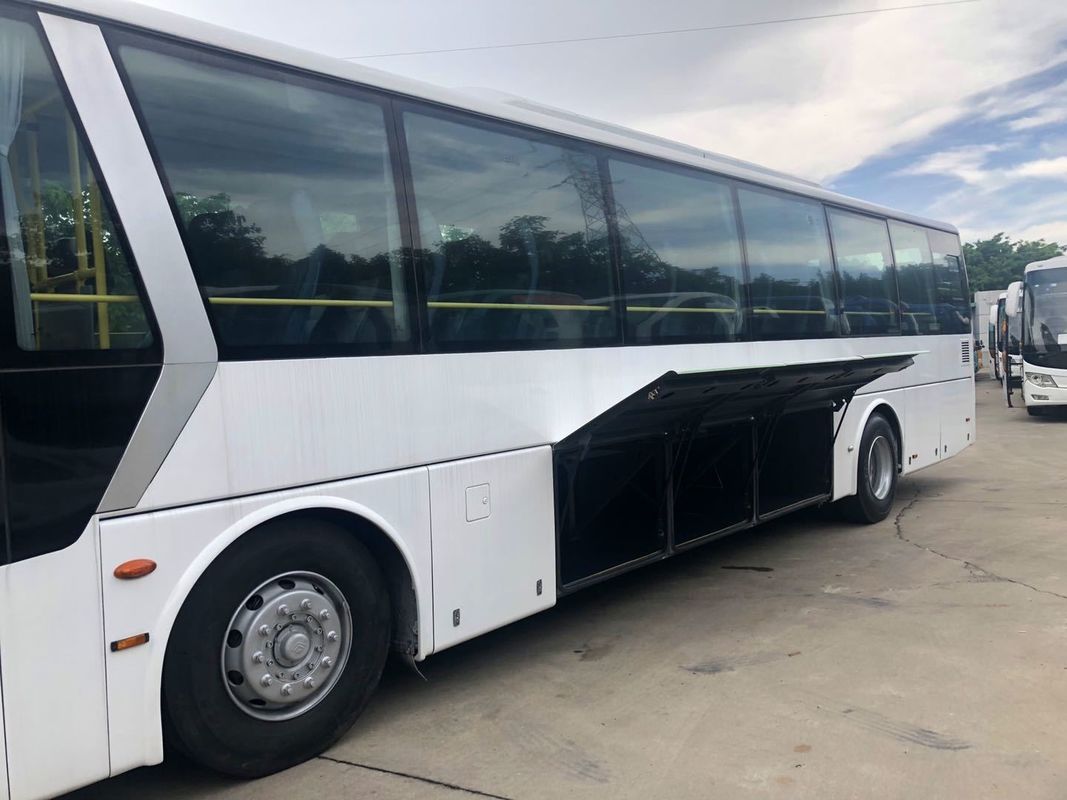 11400kg Curb Weight 12 Meters Second Hand Luxury Coach Bus with YC6A260-30 Engine Model